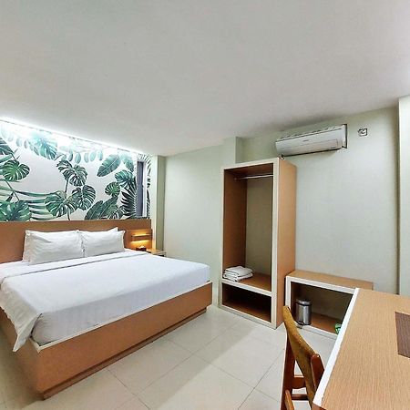 Shinta Guesthouse Malang Eksteriør billede