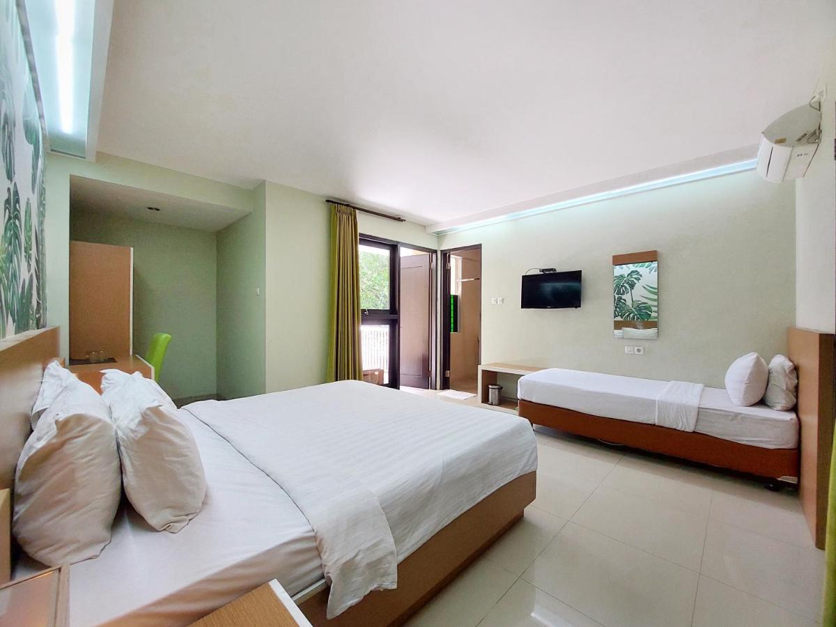 Shinta Guesthouse Malang Eksteriør billede