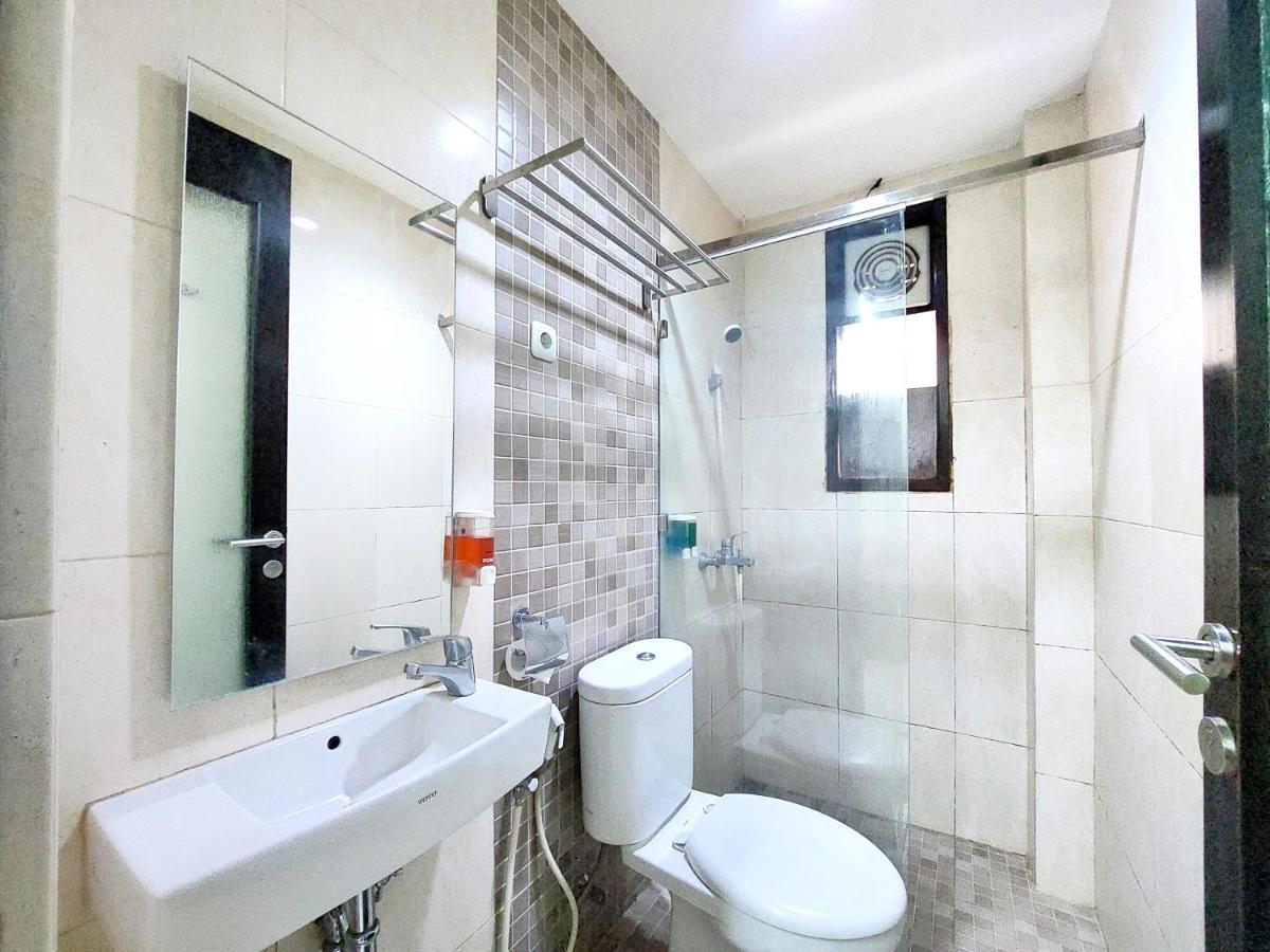 Shinta Guesthouse Malang Eksteriør billede