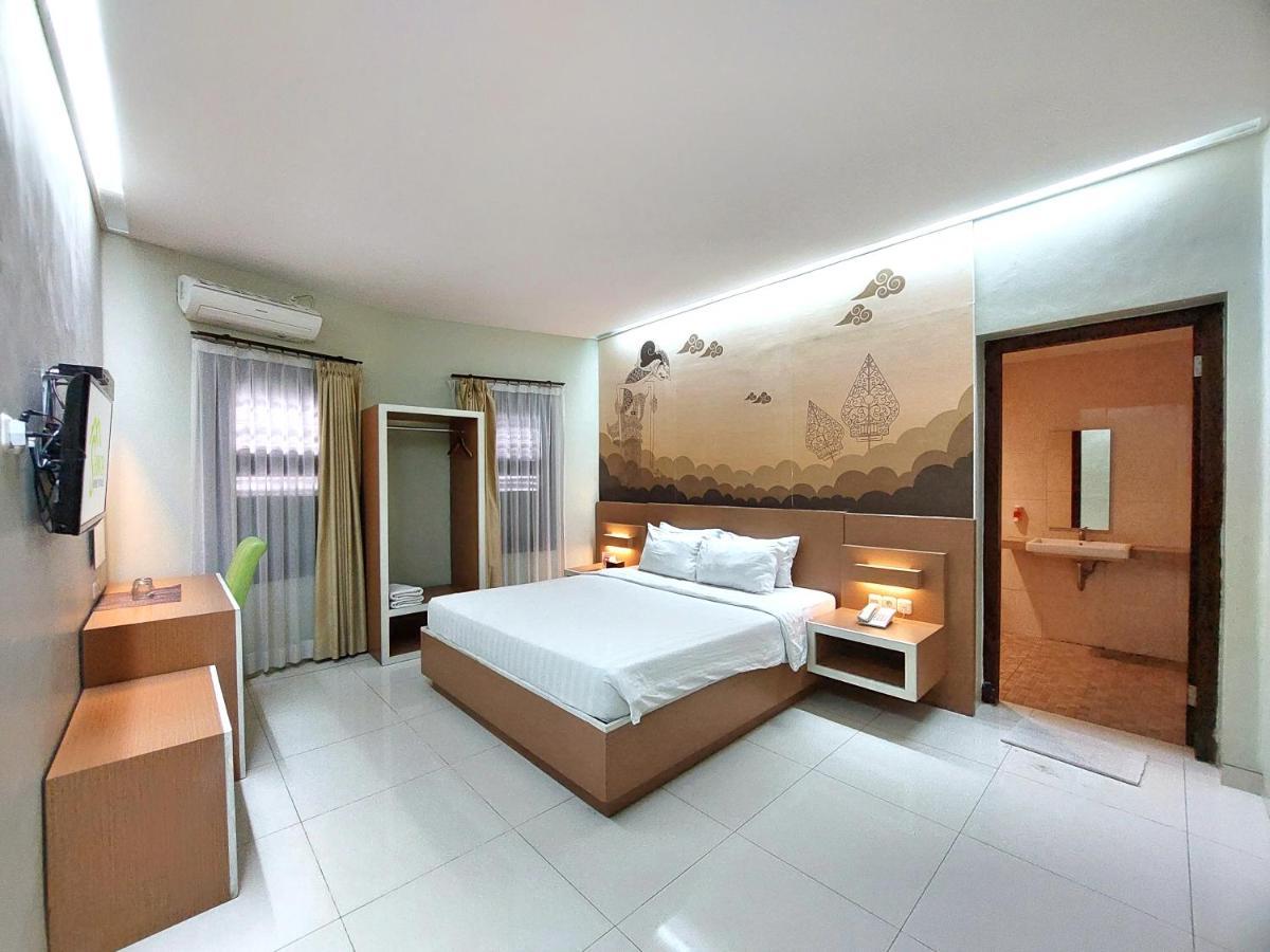 Shinta Guesthouse Malang Eksteriør billede